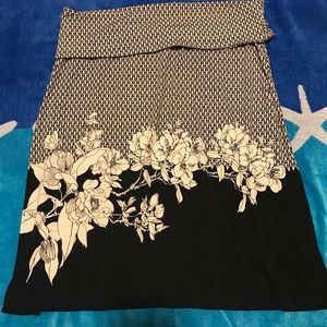 Max studio skirt